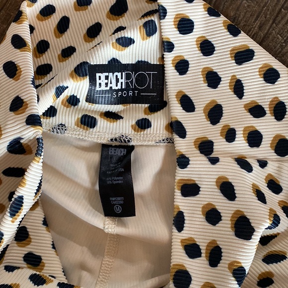 Beach Riot leggings. Size medium. Tan, black, & caramel spots. - Picture 3 of 3